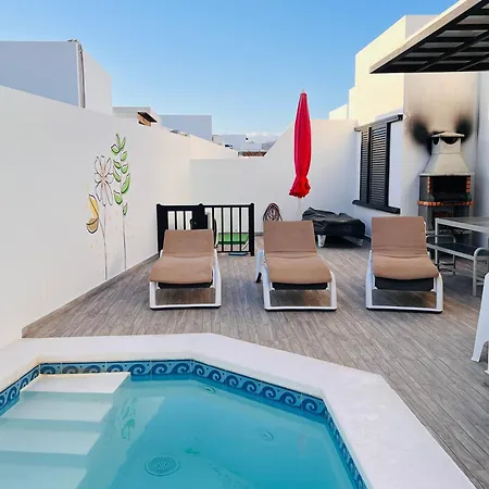 וילה , Koldos House *